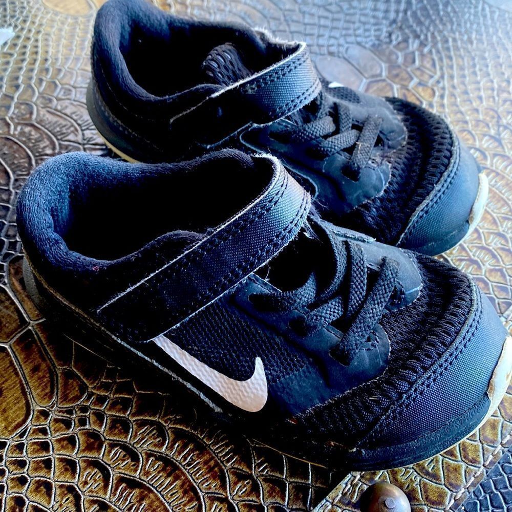 Nike Boys shoes black 8C